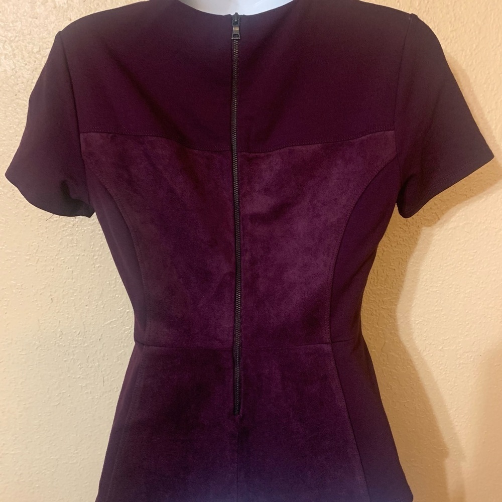 BCBGMAXAZRIA Women’s Sz XS Maroon Suede Peplum Top - Picture 6 of 14